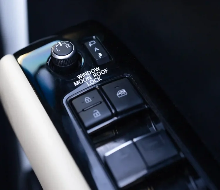 Sewa Alphard di Labuan Bajo