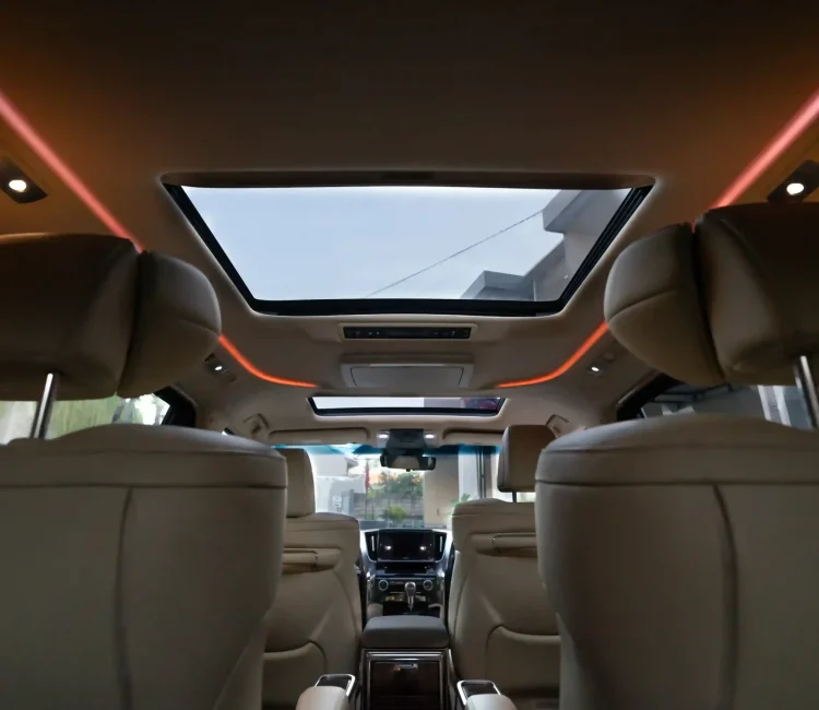 Sewa Alphard di Labuan Bajo