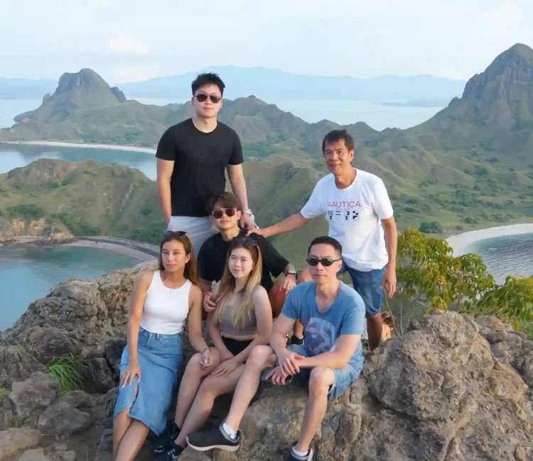 Padar Island | Sewa Mobil Alphard Labuan Bajo