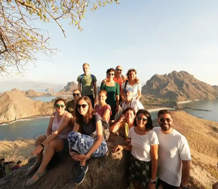 Guest Padar Island | Sewa Mobil Alphard Labuan Bajo
