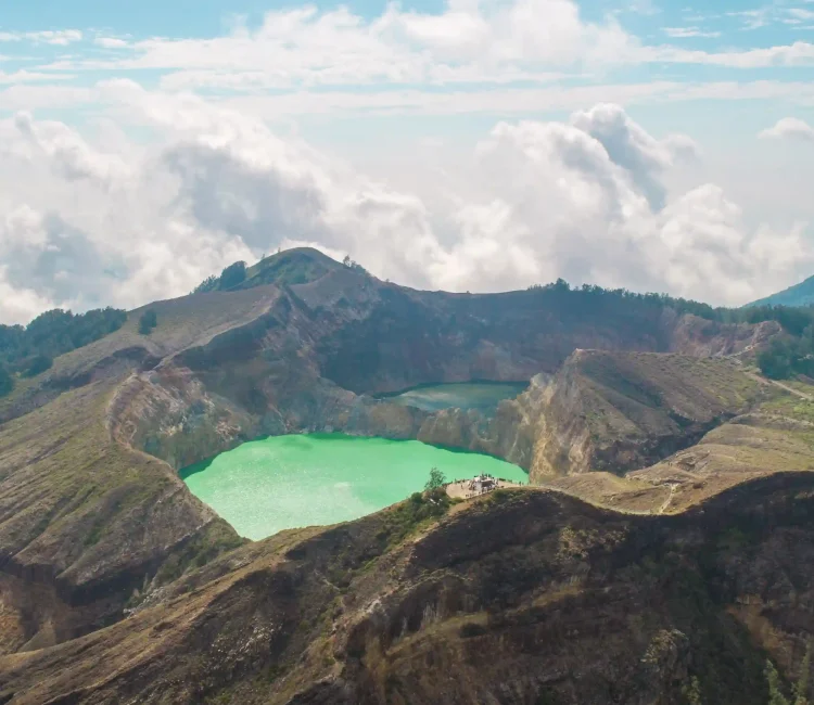 Kelimutu Komodo Island Tour | Sewa Mobil Alphard Labuan Bajo